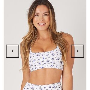 NWT Tri-Back Sports Bra: Ditsy print